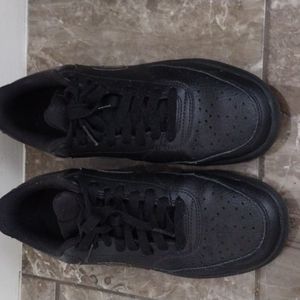 Black used Nikes